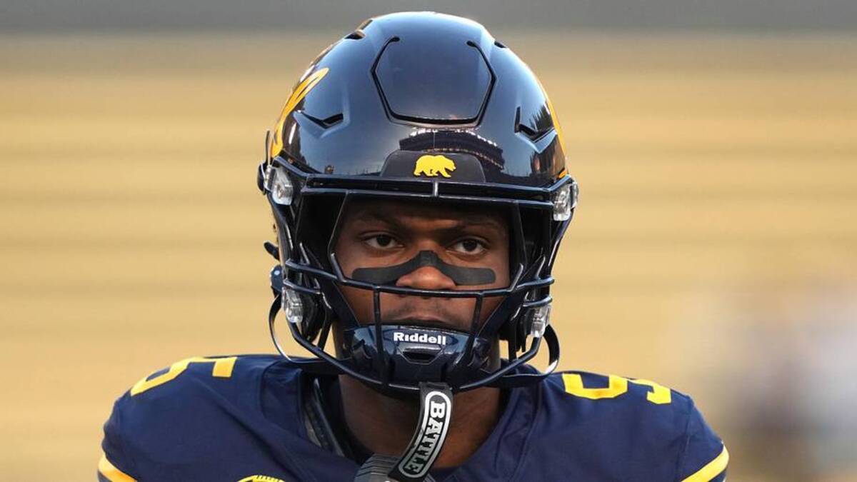  Nov 29, 2025; Berkeley, California, USA; California Golden Bears defensive back Hezekiah Masses (5) before the game against the Southern Methodist Mustangs at California Memorial Stadium. Mandatory Credit: Darren Yamashita-Imagn Images | Darren Yamashita-Imagn Images 
