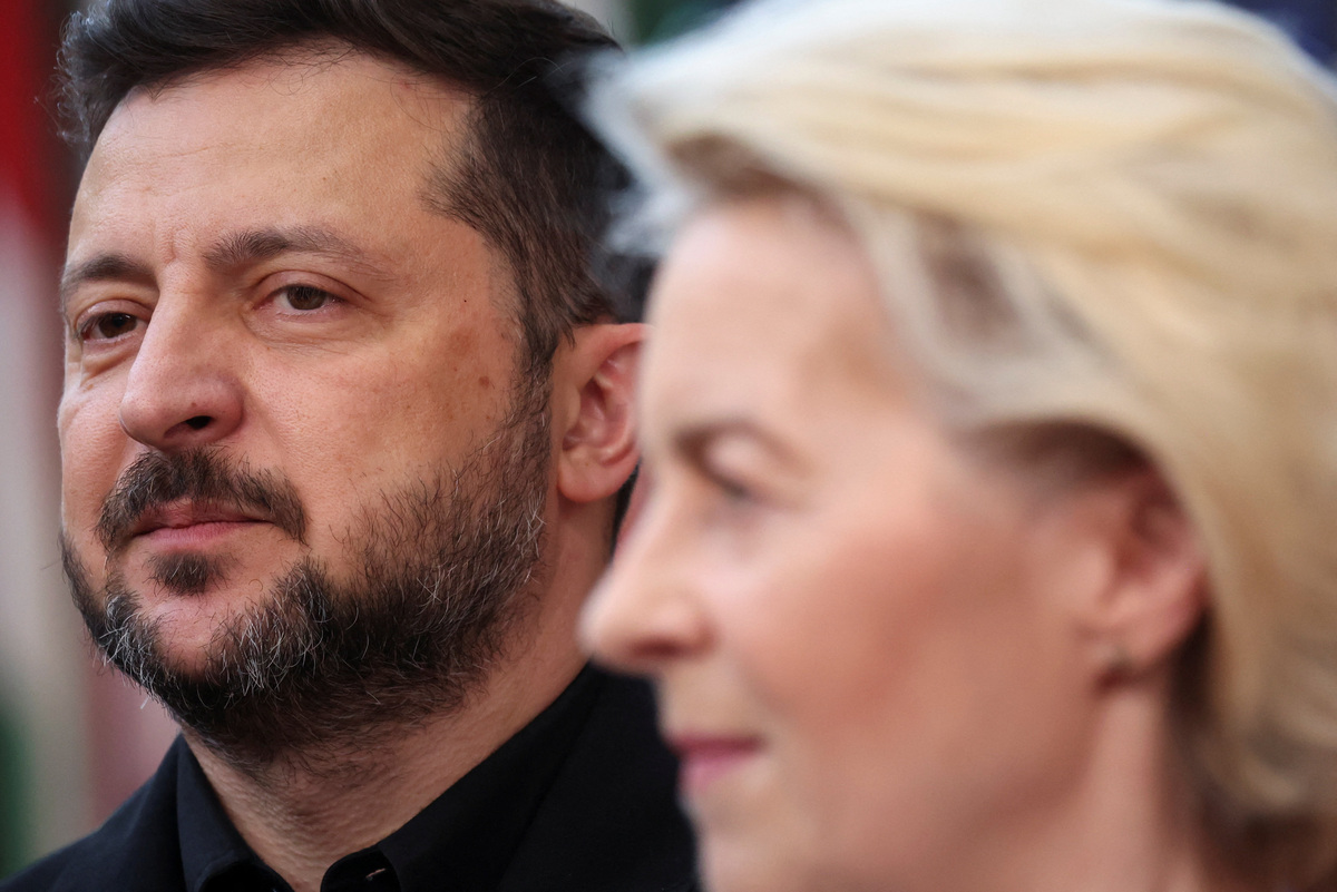 Ukrainian President Volodymyr Zelenskiy and European Commission President Ursula von der Leyen meet with the media on the day of a European Union leaders' summit in Brussels, Belgium, June 18, 2026. REUTERS/Laia Ros