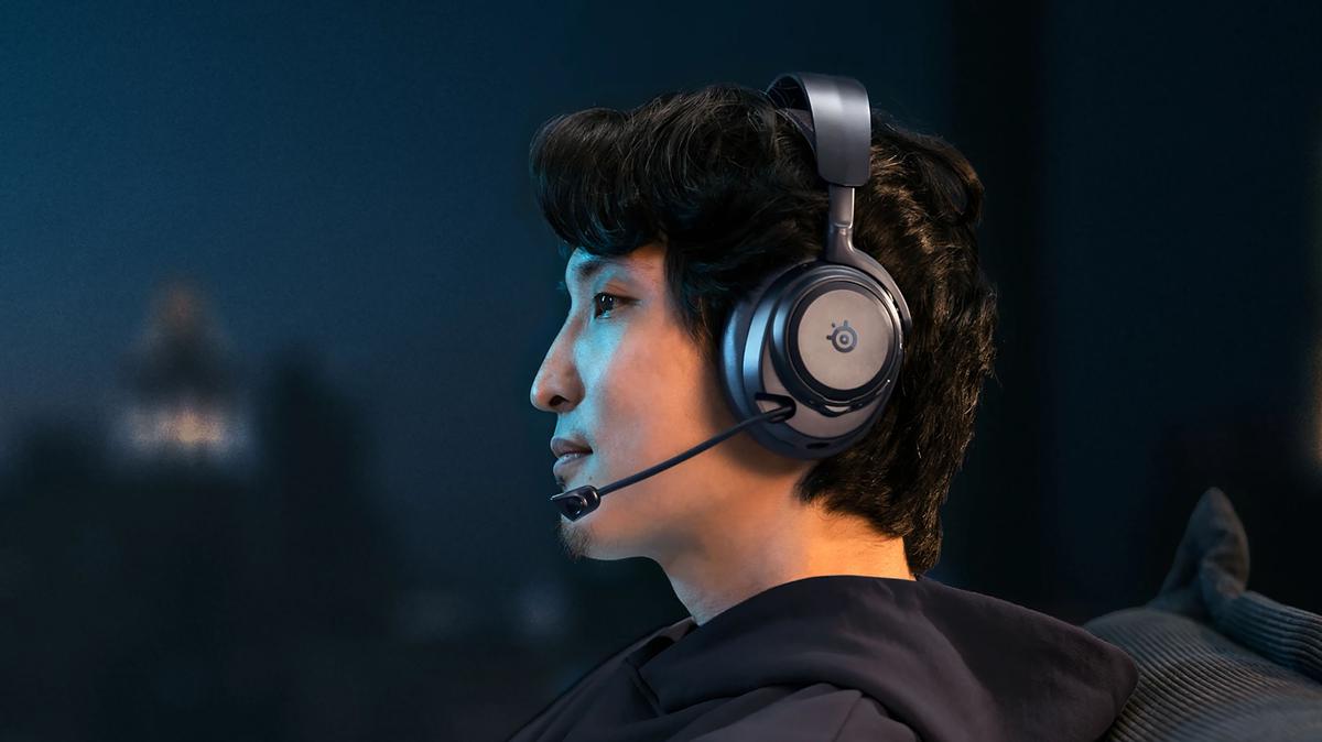 The Arctis Nova Pro Omni headset has plush memory foam on the earcups and a faux leather that makes it feel plush.