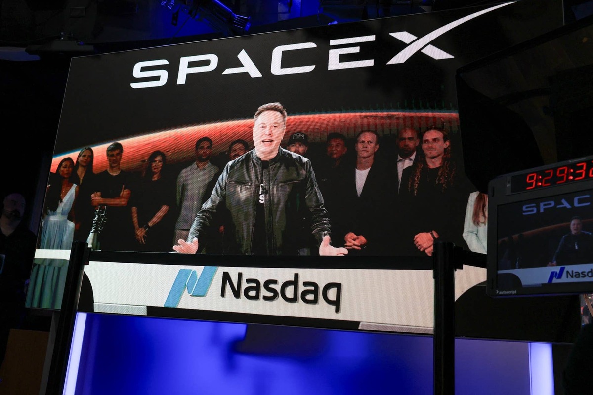  SPCX opened at $150 on June 12, above the $135 IPO price. 
