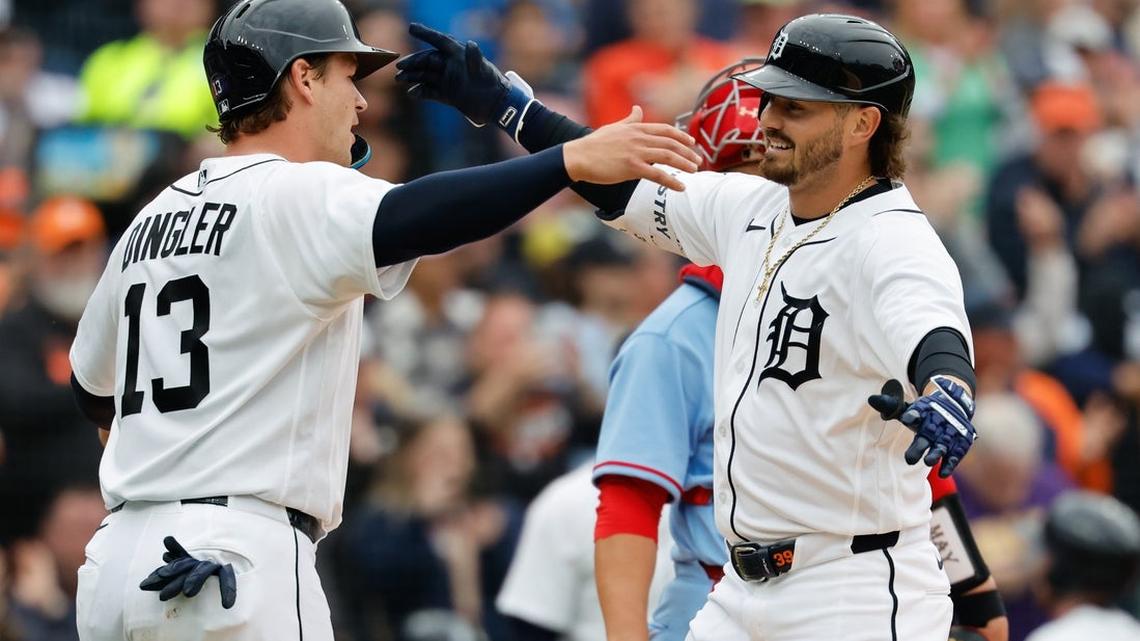Tigers swat 4 homers in weather-shortened win vs. Cards