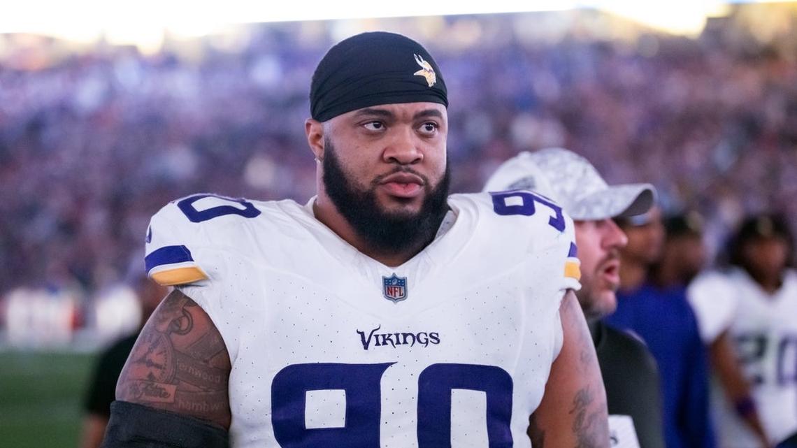 Cowboys signing DE Jonathan Bullard to 1-year deal