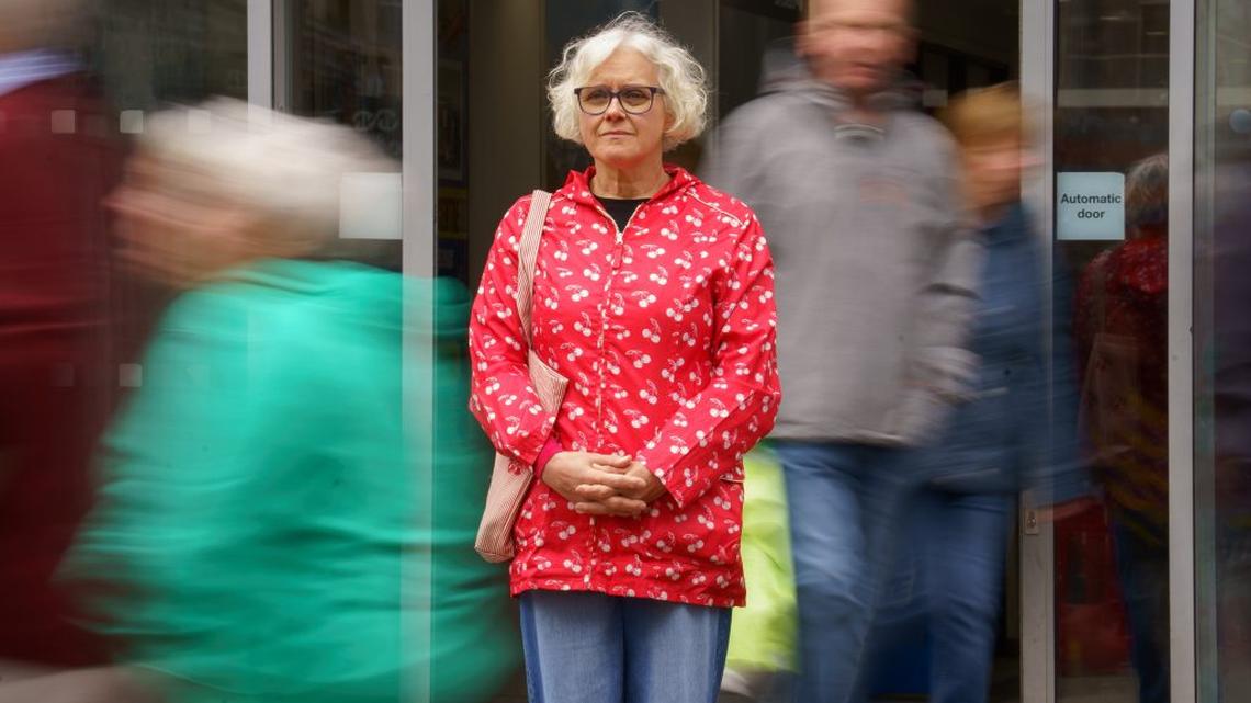 Woman's rare condition makes her think every stranger's a friend