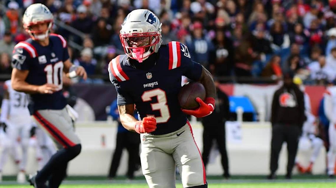  Oct 26, 2025; Foxborough, Massachusetts, USA; New England Patriots wide receiver Demario Douglas (3) runs with the ball during the third quarter against the Cleveland Browns at Gillette Stadium. Mandatory Credit: Bob DeChiara-Imagn Images | Bob DeChiara-Imagn Images 