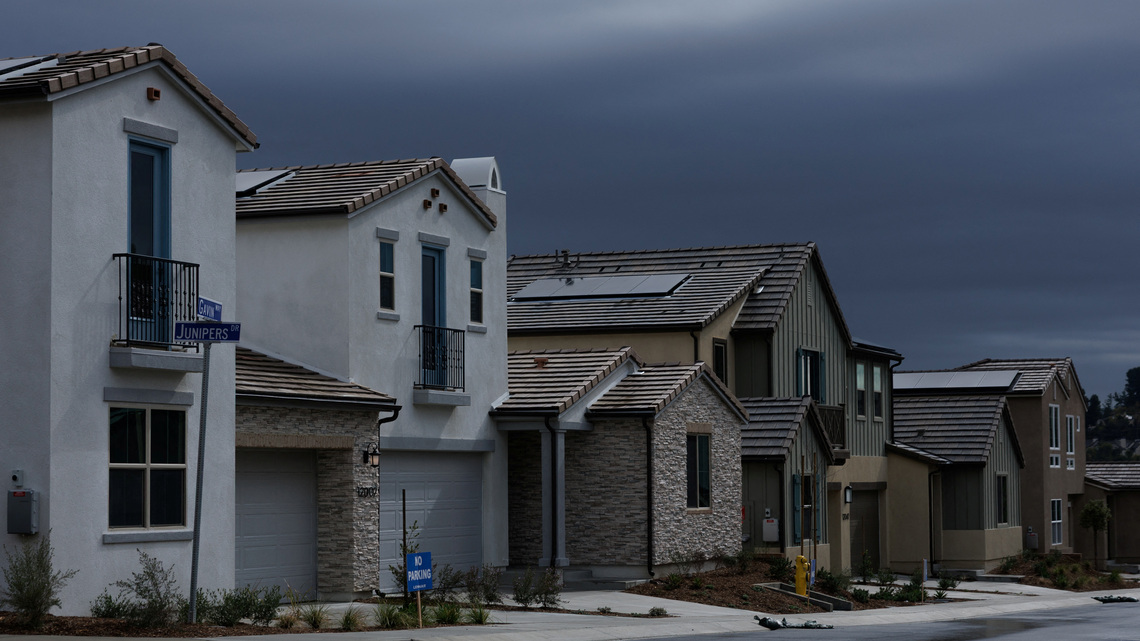 US construction spending drops to nearly three-year low in July 