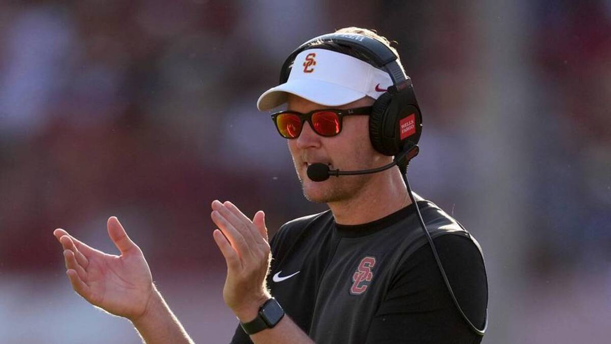 Aug 30, 2025; Los Angeles, California, USA; Southern California Trojans head coach Lincoln Riley watches from the sidelines against the Missouri State Bears in the first half at United Airlines Field at Los Angeles Memorial Coliseum. Mandatory Credit: Kirby Lee-Imagn Images | Kirby Lee-Imagn Images 