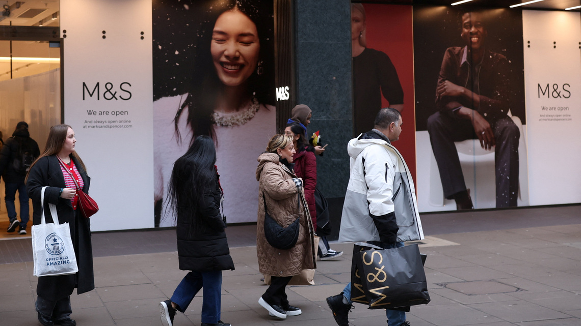 UK business confidence hits highest since March, Lloyds says