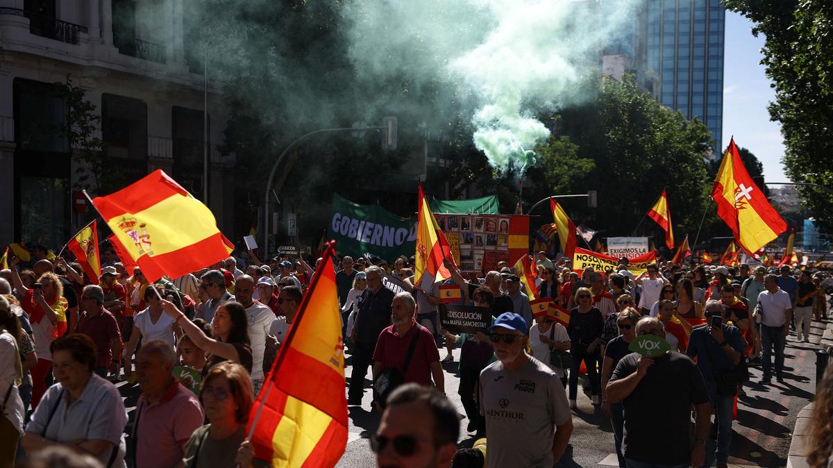 People take part in a rally organised by Spain’s far-right VOX party against Prime Minister Pedro Sanchez’s government, in Madrid, Spain, May 23, 2026. REUTERS/Kacper Pempel