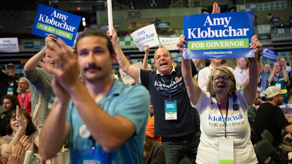 Independent voters favor Amy Klobuchar by wide margins, with at least 41% saying they'd vote for her over the Republican candidate. (Alex Kormann/The Minnesota Star Tribune/TNS)
