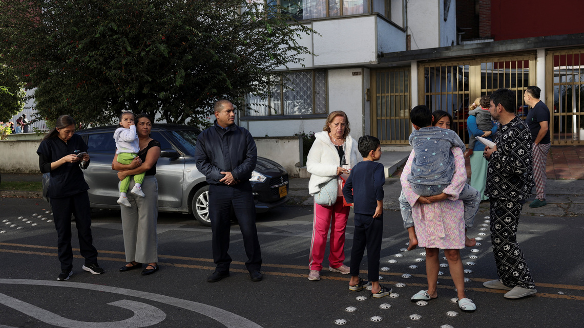 Más de 100 muertos y decenas de edificaciones derrumbadas por fuerte terremoto en Colombia 
