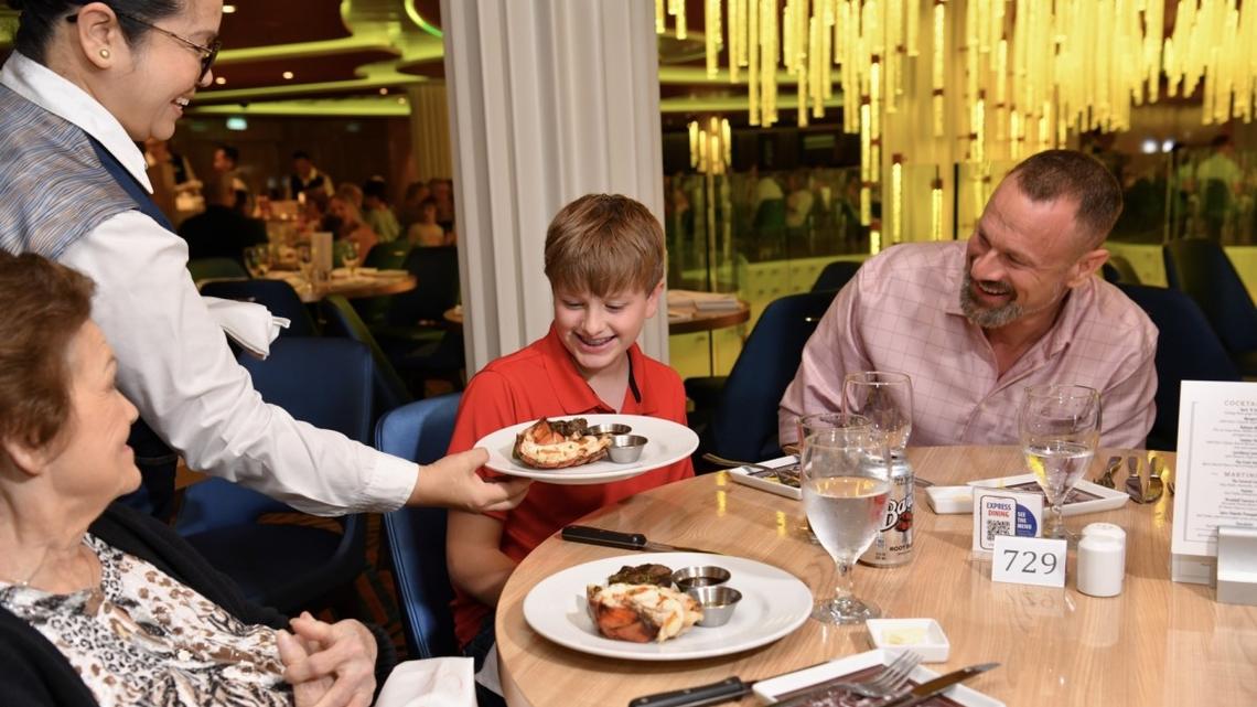 Carnival Cruise Line strives to speed up cruise dinners 