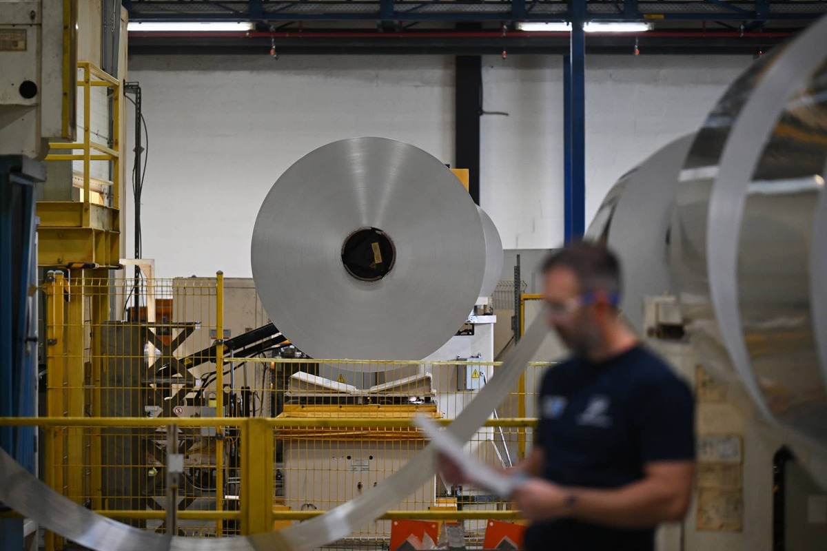  Aluminum prices rose despite Goldman Sachs cutting forecasts over recovering Middle East supply. 