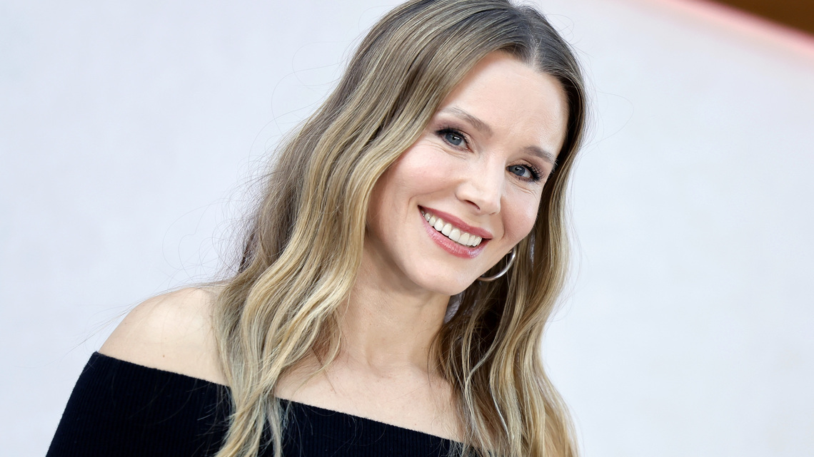 Kristen Bell's Baby Blue Knit Sweater Is Perfect for the Summer-to-Fall Switch 