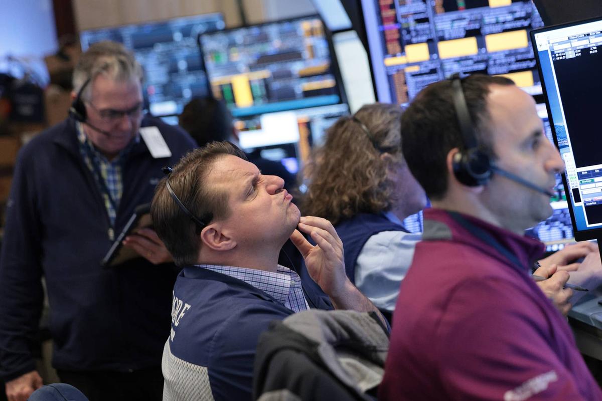  Oppenheimer just published a technical observation about the stocks driving this market and named four specific names it prefers right now Santiago/Getty Images