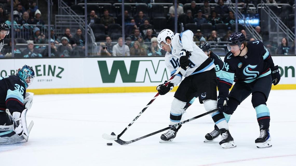 Mammoth score 6 unanswered goals in rout of Kraken 