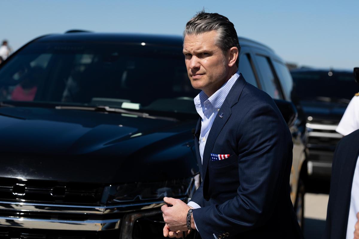  Secretary of Defense Pete Hegseth returns to his vehicle after greeting sailors from the Gerald R. Ford Carrier Strike Group at Naval Station Norfolk on May 16 in Norfolk, Virginia. (Photo by Mike Kropf/Getty Images) 