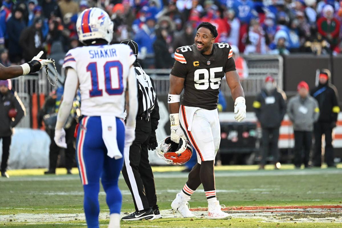  Cleveland Browns defensive end Myles Garrett (95) 