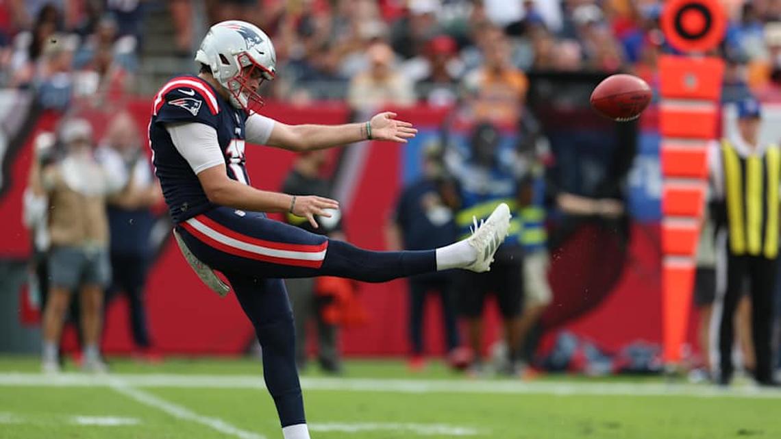  Nov 9, 2025; Tampa, Florida, USA; New England Patriots punter Bryce Baringer (17) punts during the second quarter against the Tampa Bay Buccaneers at Raymond James Stadium. Mandatory Credit: Nathan Ray Seebeck-Imagn Images | Nathan Ray Seebeck-Imagn Images 
