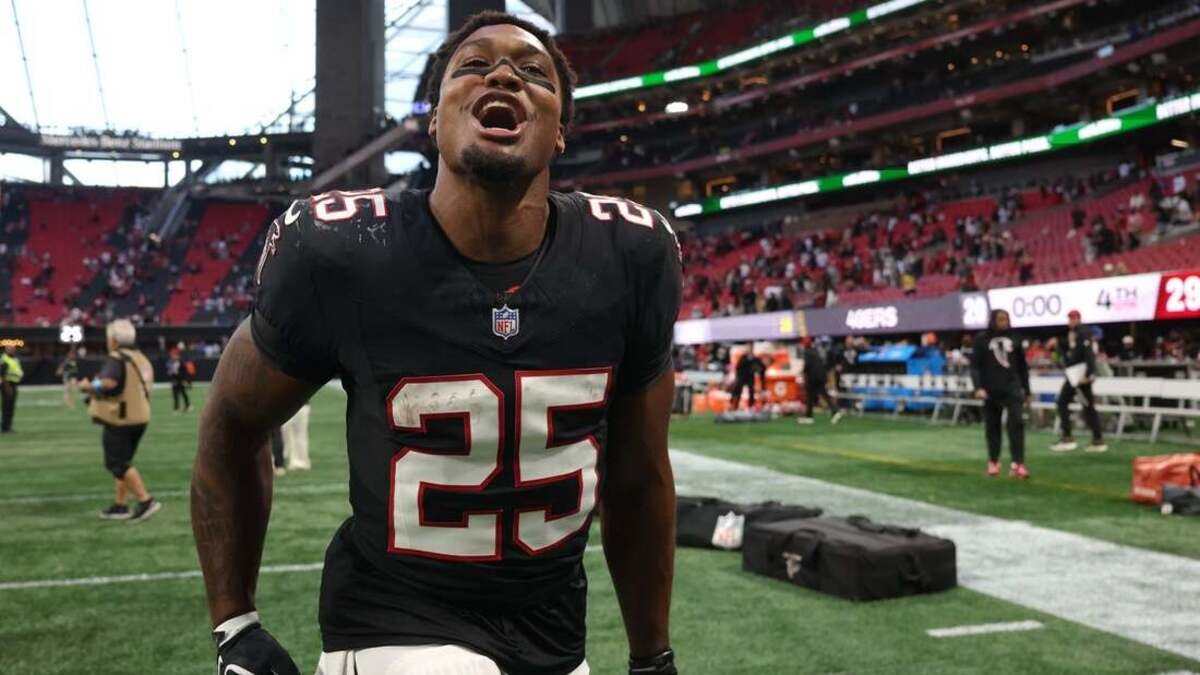 NFL roundup: Falcons harass 49ers into first loss of 2026 | Sacramento Bee