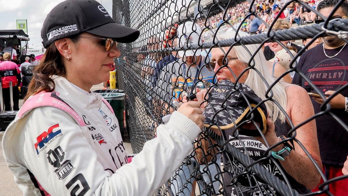 Katherine Legge enters Indy 500 with AJ Foyt Racing 