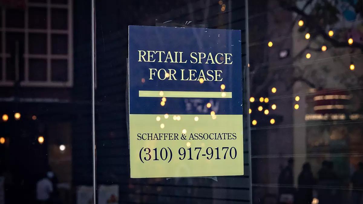 A “for lease” sign hangs in a vacant storefront on Santa Monica’s Third Street Promenade. (Jason Armond/Los Angeles Times/TNS)