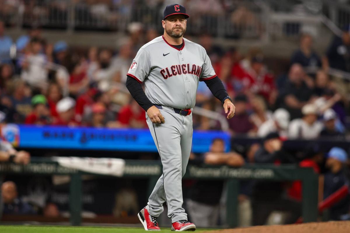  Cleveland Guardians manager Stephen Vogt (12) © Brett Davis-Imagn Images