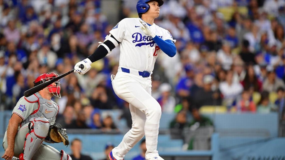 Four solo shots, Justin Wrobleski's pitching lift Dodgers past Phils 