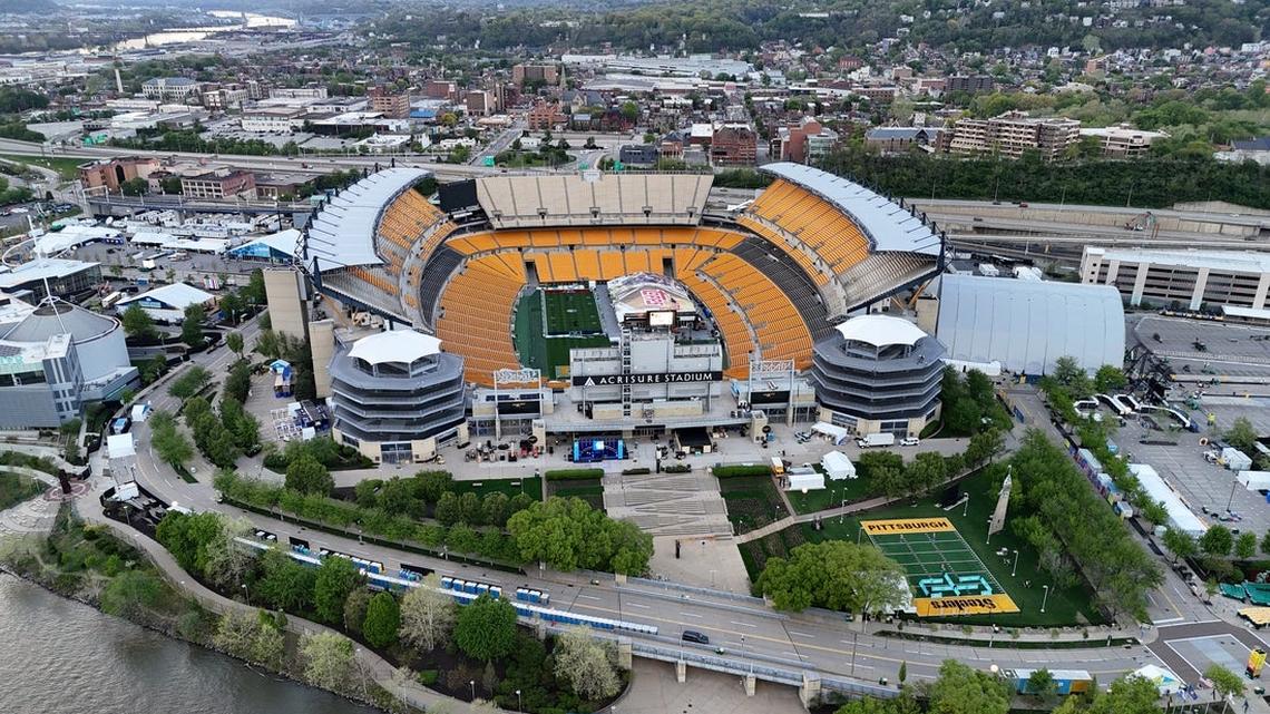 Steelers owner has Ravens’ fan seating moved at Pittsburgh draft