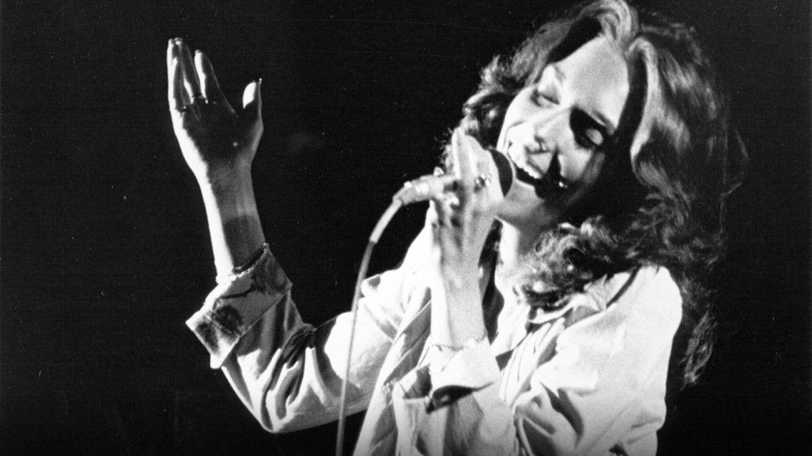 1960s Carpenters Legend, Whose Solo Album Was Shelved for 16 Years, Named One of the Era's Most Beautiful Voices 