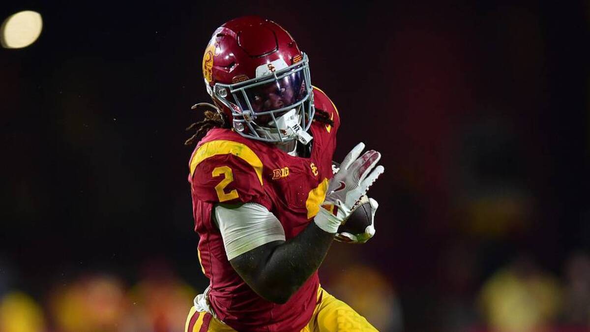  Sep 20, 2025; Los Angeles, California, USA; Southern California Trojans running back Waymond Jordan (2) runs the ball against the Michigan State Spartans during the second half at the Los Angeles Memorial Coliseum. Mandatory Credit: Gary A. Vasquez-Imagn Images | Gary A. Vasquez-Imagn Images 