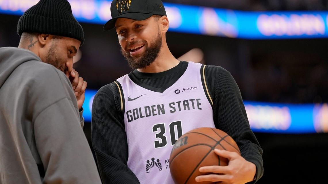 Report: Warriors G Steph Curry (knee) to return Sunday 