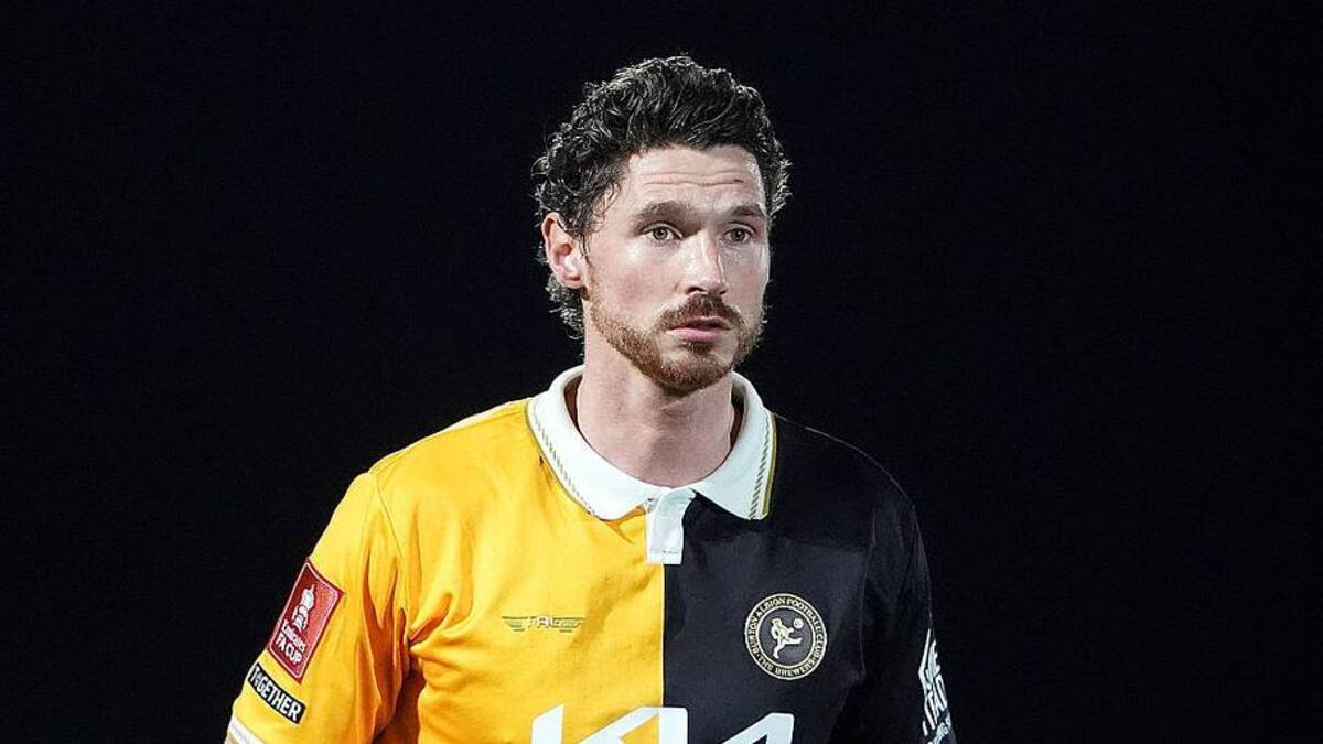  Evans was a popular figure at Wrexham. | Joe Giddens/PA Images/Getty Images 