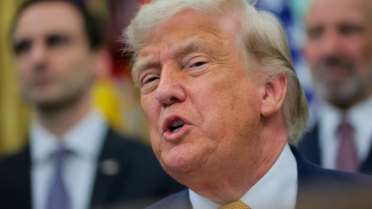 El presidente de Estados Unidos, Donald Trump, habla el día en que firma una orden ejecutiva sobre computación cuántica, en el Despacho Oval de la Casa Blanca en Washington D.C., Estados Unidos, el 22 de junio de 2026.