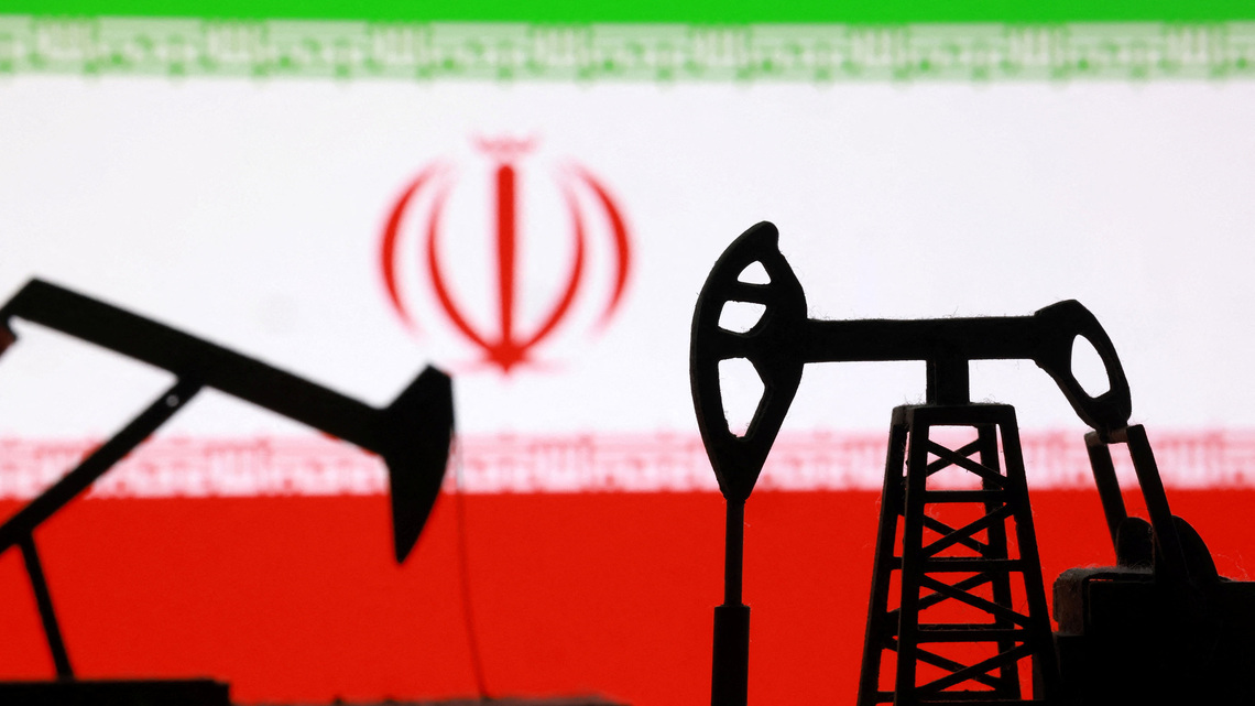 Iranian oil offers to Chinese buyers fall as US blockade bites, sources say 