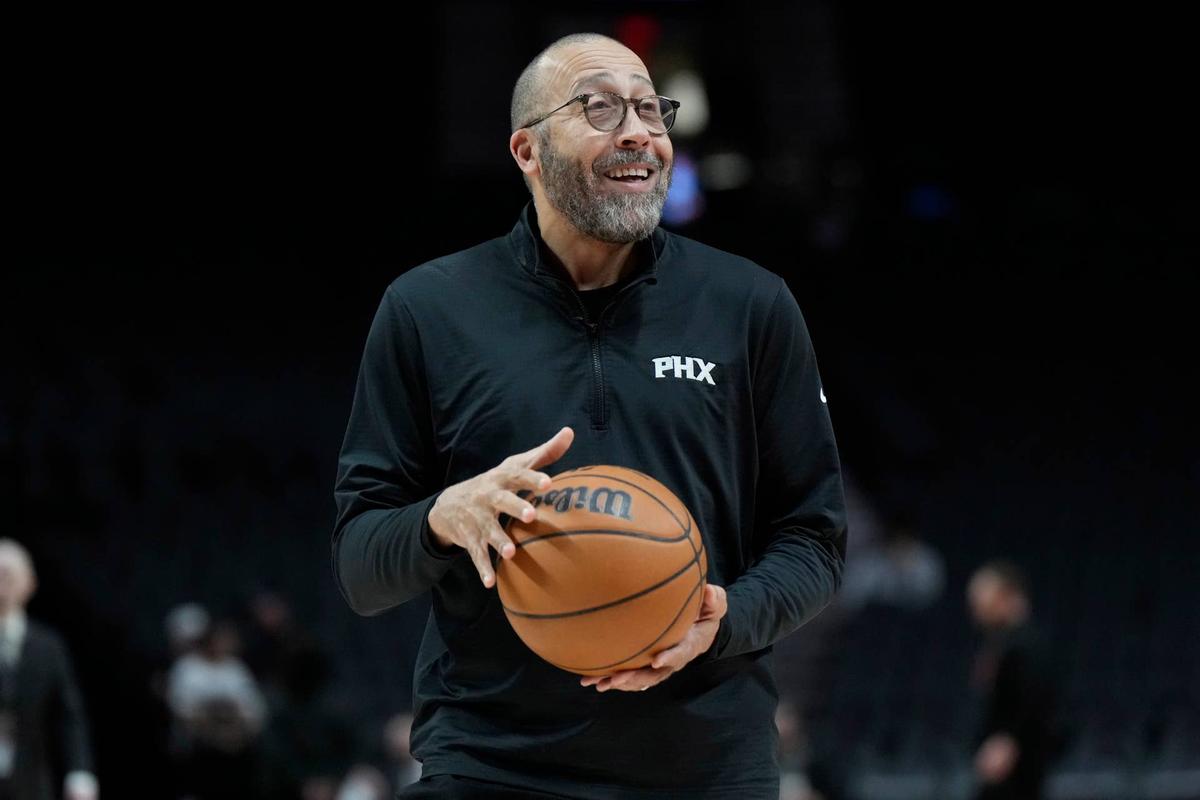  Feb 1, 2025; Portland, Oregon, USA; Phoenix Suns assistant coach David Fizdale looks on during warm ups before the game against the Portland Trail Blazers at Moda Center. Mandatory Credit: Soobum Im-Imagn Images 