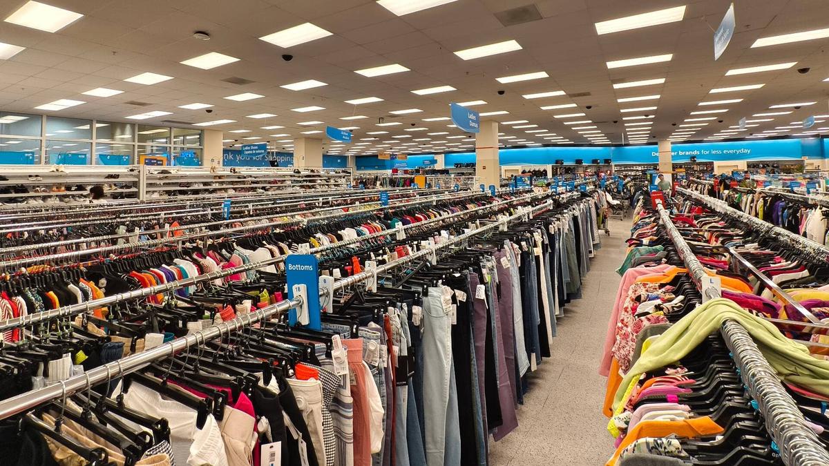  Ross Stores plans to introduce higher-priced items to customers amid rising sales growth. 