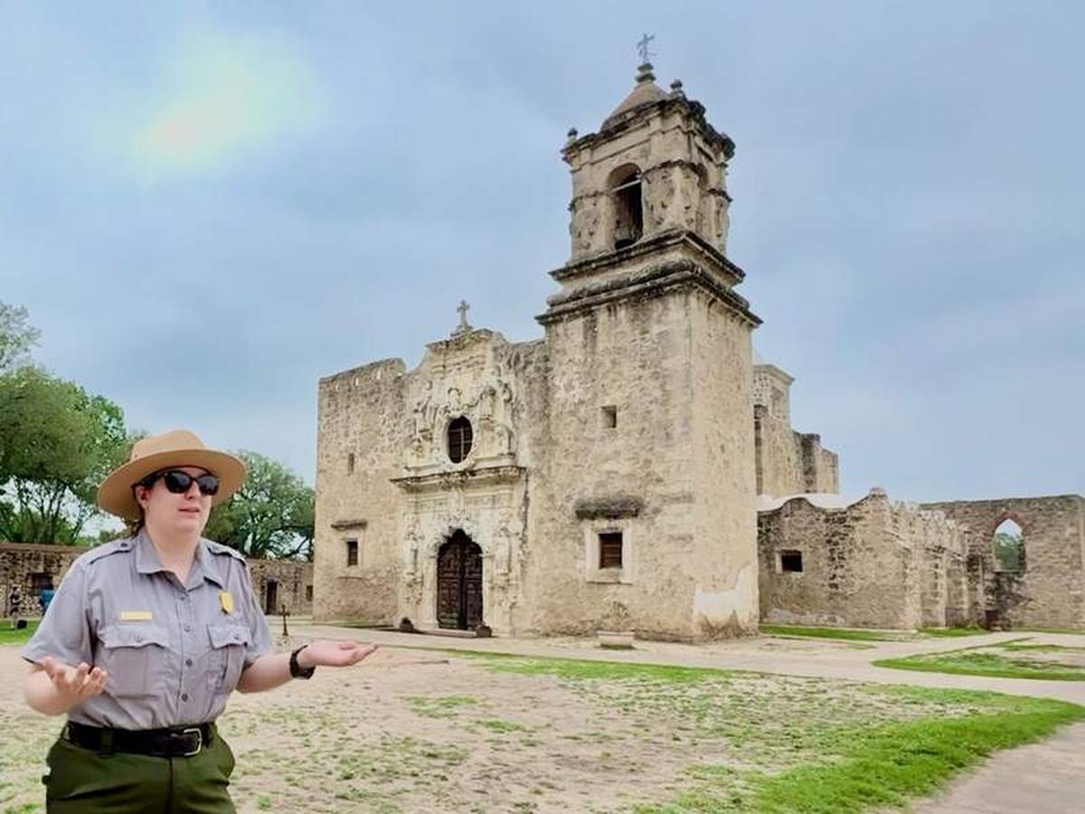  Park ranger leading a free ranger walk at Mission San José. Photo credit: Sharon Kurtz 