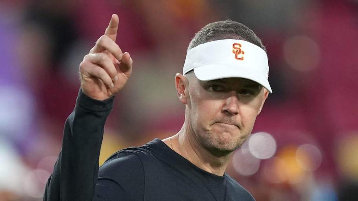  Sep 9, 2023; Los Angeles, California, USA; Southern California Trojans head coach Lincoln Riley gestures during the game against the Stanford Cardinal at United Airlines Field at Los Angeles Memorial Coliseum. Mandatory Credit: Kirby Lee-Imagn Images | Kirby Lee-Imagn Images 