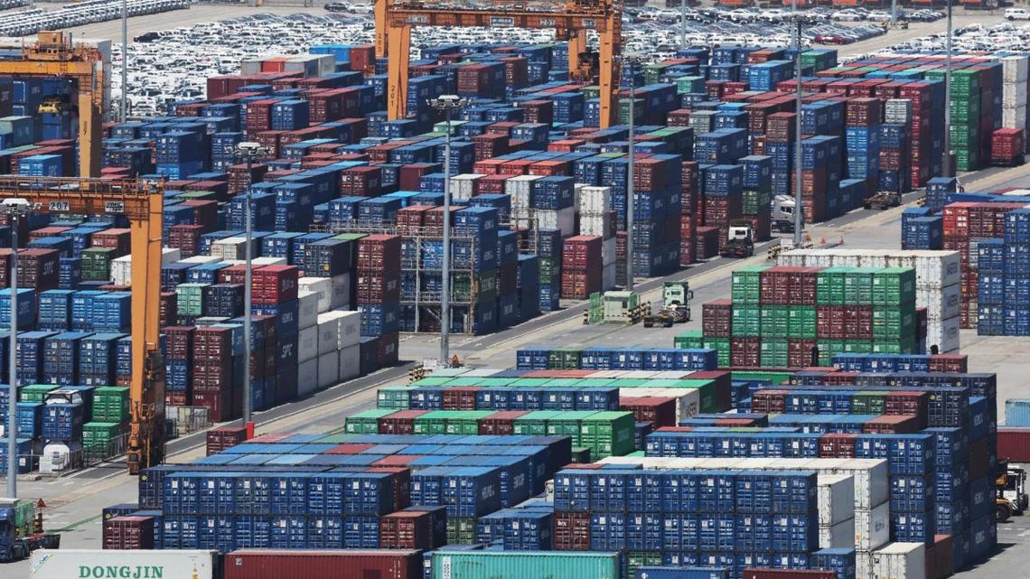 BOK lifts S. Korea's growth forecast to 2.6 pct for this year amid robust chip-driven exports 