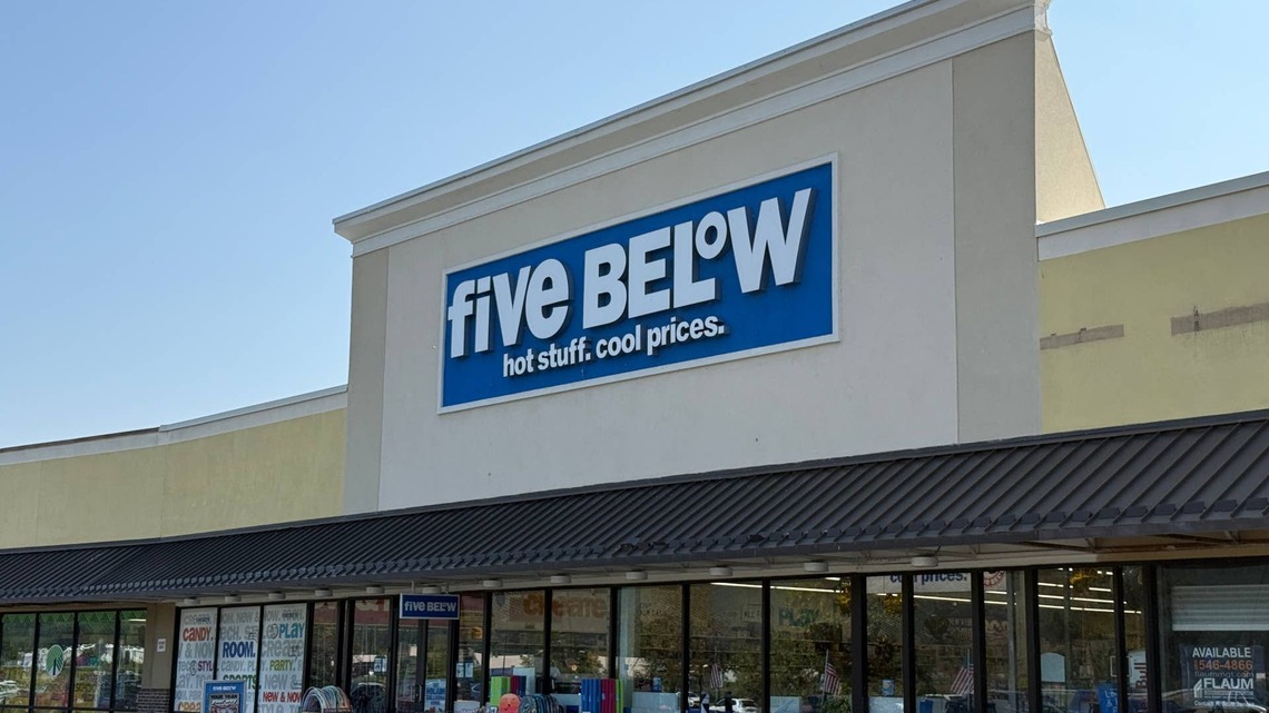Five Below's $7 Mirrored Trinket Tray Is the Sweetest Vanity Find 