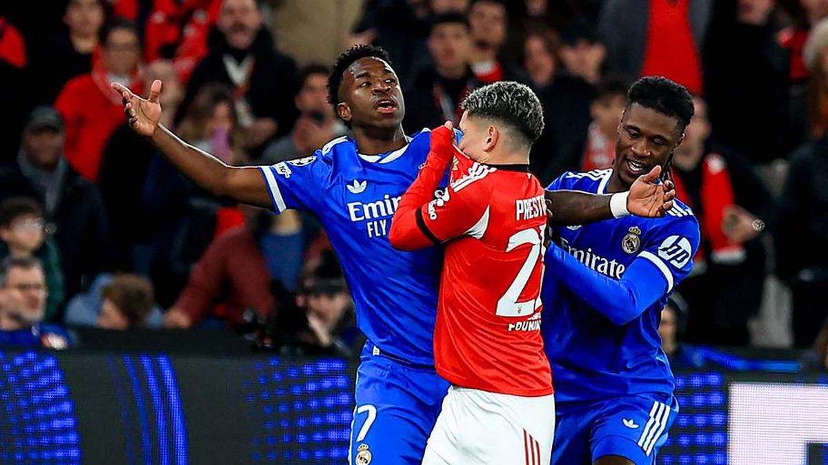  Gianluca Prestianni (center) covered his mouth in an infamous altercation with Vinicius Junior (left). | Valter Gouveia/Sports Press Photo/Getty Images 