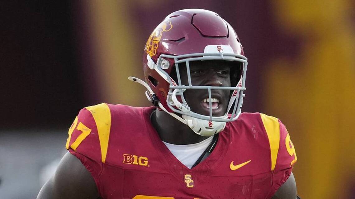 13 USC Trojans Turn Heads in Latest NFL Draft Ranking