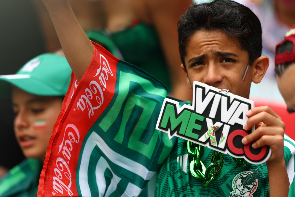 Soccer Football - FIFA World Cup 2026 - Group A - Mexico v South Africa - Estadio Azteca, Mexico City, Mexico - June 11, 2026 A Mexico fan displays his chain inside the stadium before the match REUTERS/Hannah Mckay