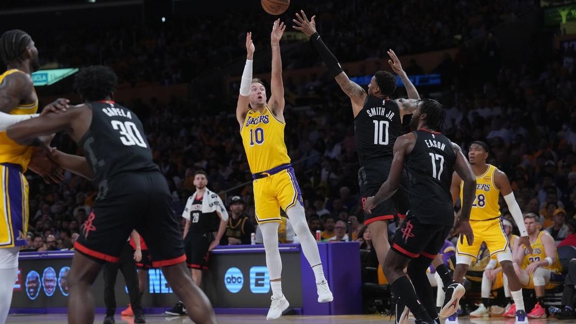 Luke Kennard scores 27, Lakers take Game 1 against Rockets 