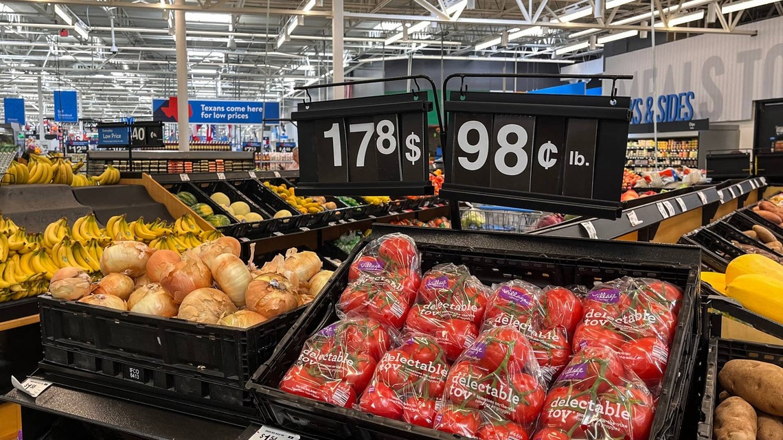 Albertsons, Dollar General can't match Walmart's grocery price edge