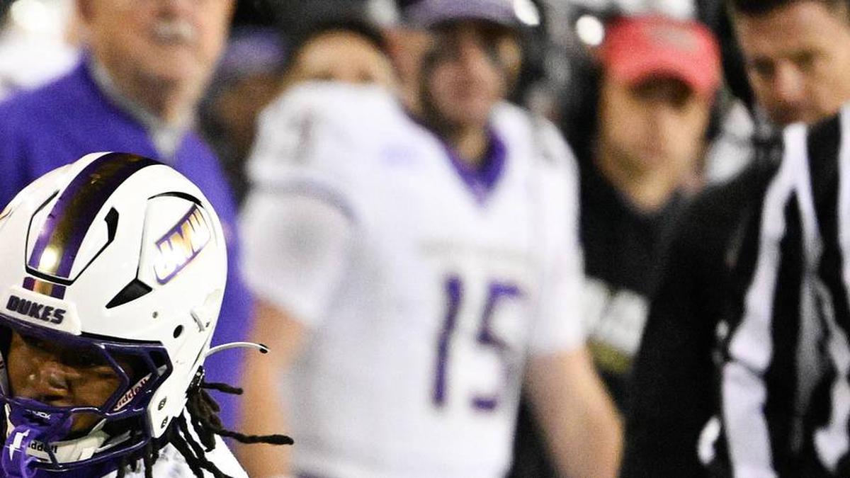  Dec 20, 2025; Eugene, OR, USA; James Madison Dukes running back Wayne Knight (3) rushes during the second quarter against the Oregon Ducks at Autzen Stadium. Mandatory Credit: Troy Wayrynen-Imagn Images | Troy Wayrynen-Imagn Images 