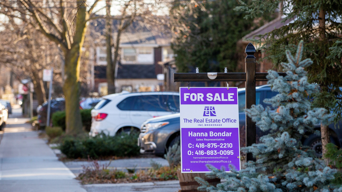 Canadian home sales fall in August as economic uncertainty grows