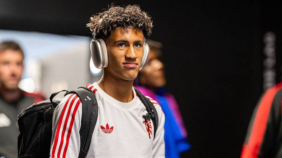 How 15-Year-Old JJ Gabriel Fared in Man Utd ‘Debut' vs. Atletico Madrid