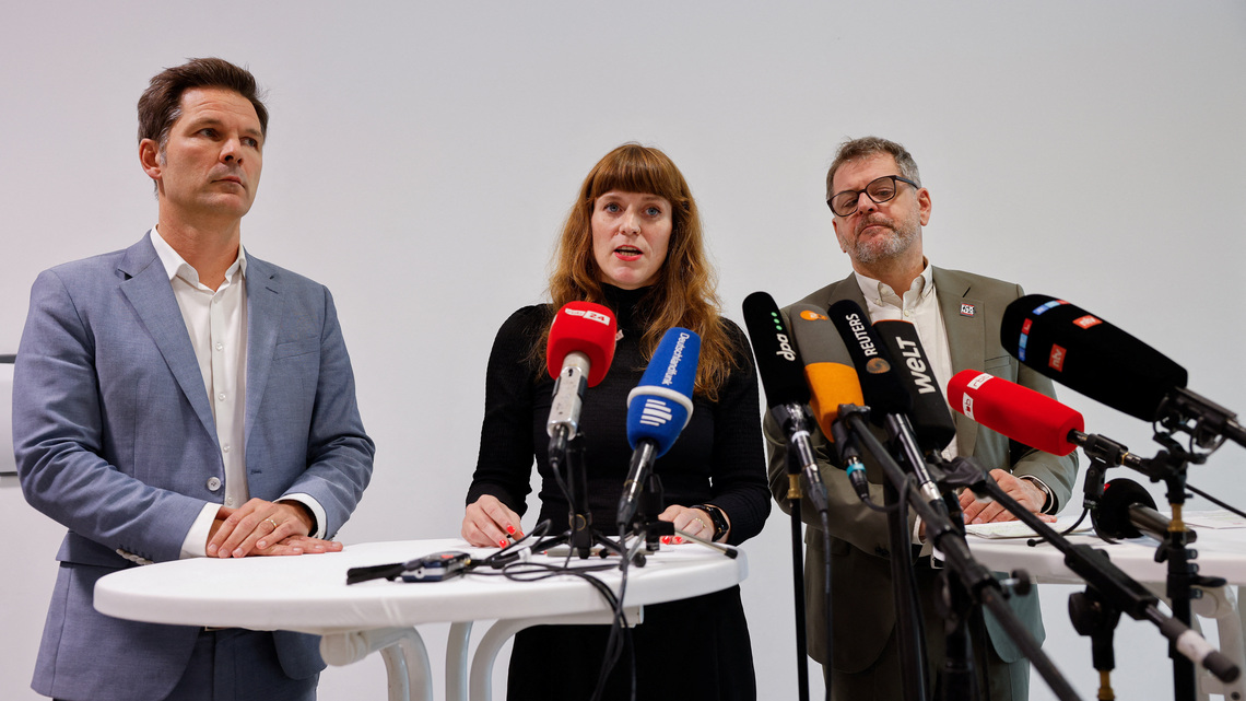 Berlin coalition talks suspended over antisemitism deal concerns