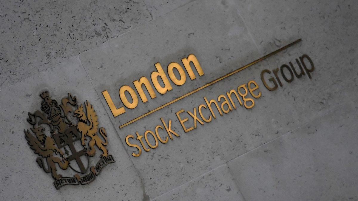FILE PHOTO: The London Stock Exchange Group offices are seen in the City of London, Britain, December 29, 2017. REUTERS/Toby Melville/File Photo